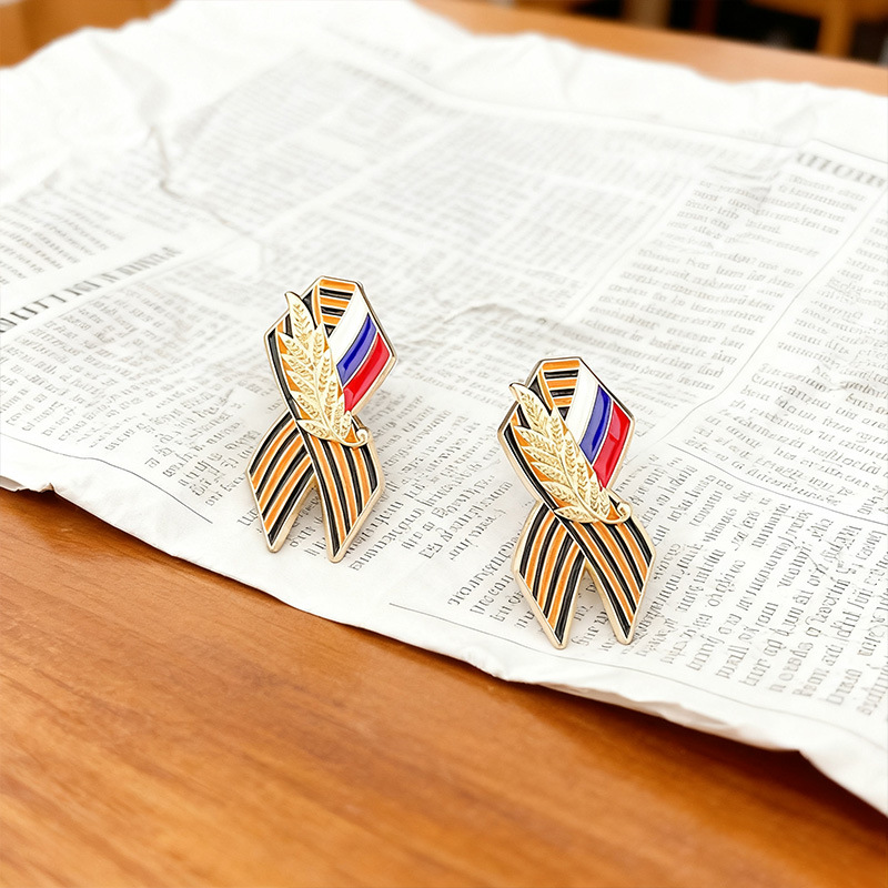 Corsage Brooch  Badge Russian  - огляд і ціна Women Fashion History