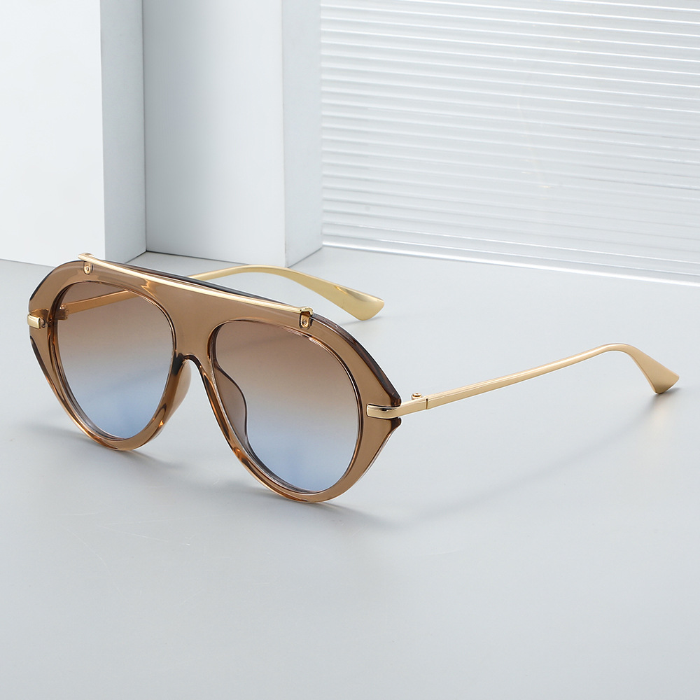 New Oversized Pilot Sunglasses - огляд і ціна Women'S Fashion In The 70S